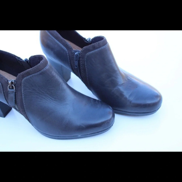 Clarks collection ankle boots - Picture 5 of 8